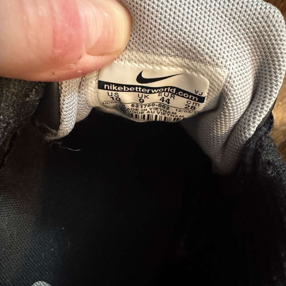 Nike Shox Men's Black Athletic Shoes - Picture 6 of 6